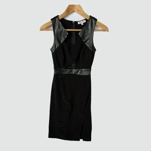 JUSTFAB BODYCON DRESS WITH CUTOUT - BLACK